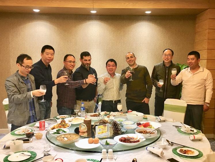 克瑞斯特與土耳其友人歡聚一堂